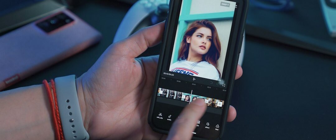 How to Spot and Verify Deepfake Videos Before You Share Them