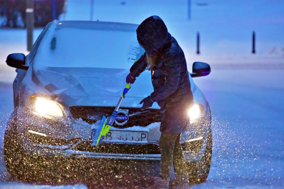 Winter Car Emergency Kit: What to Keep in Your Vehicle for 2026